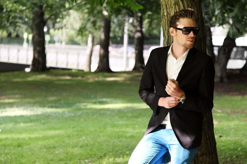 What to Wear With a Black Blazer for Guys
