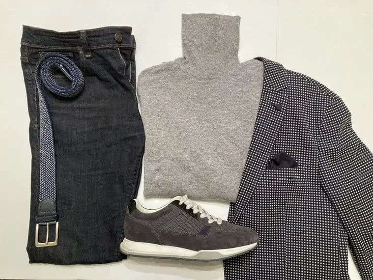 Turtleneck, jeans,  printed blazer and sneakers