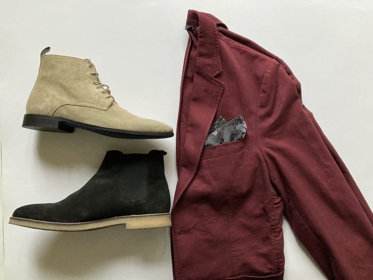 Black or tan boots with maroon blazer