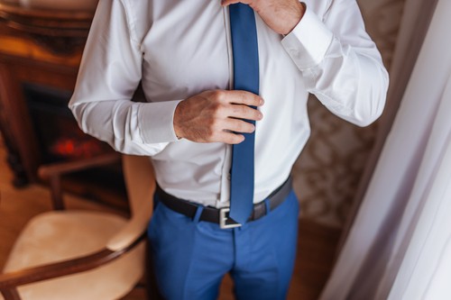 How to Wear the Eldredge Knot